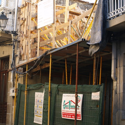 Construir casa entre dos viviendas