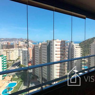 Cerramiento de balcones en Alcoy con cortinas de cristal VISEKA