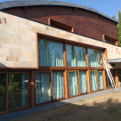 LIMPIEZA DE CRISTALES Y FACHADA EXTERIOR MANSION EN CONDE ORGAZ