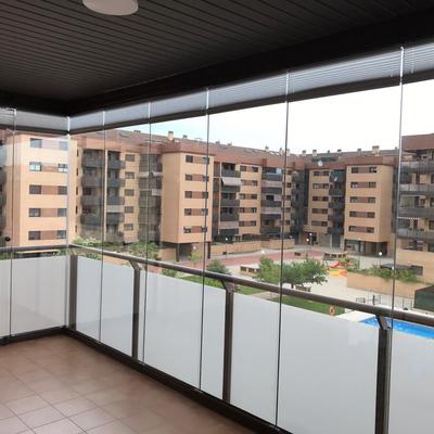 Instalacion Cortina de Cristal en Pergola