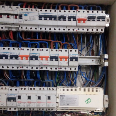 Modificación de cuadro eléctrico para ahorrar en la factura de luz.