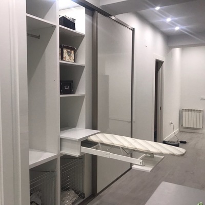 CUARTO PLANCHA EN ARMARIO