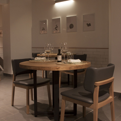 Decoración en blanco y negro de los muros