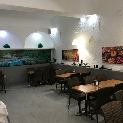 Decoración interior de restaurante