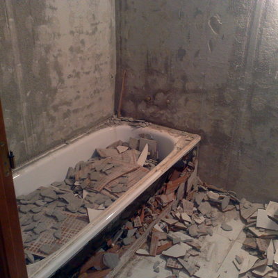 Derribo de baño antigüo.