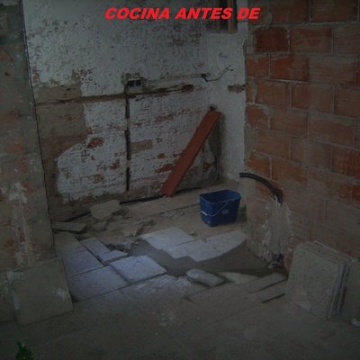 Cambiar alicatado, desagües y suelo de cocina