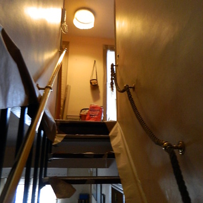 desmontage de escalera para acuchillar y barnizar