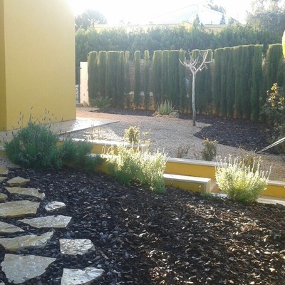 después de la colocacion de la gravilla y caminos de paso