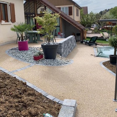 Pequeña terraza exterior de 2 alturas