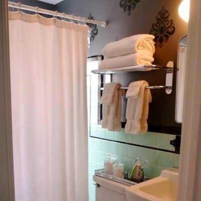 Sin obras: baño en verde y negro