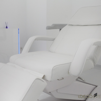 Detalle camilla de tratamientos.