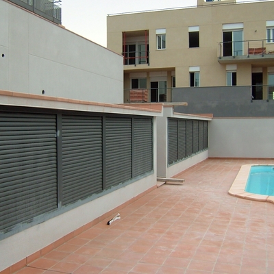 Detalle cerramiento del garaje.