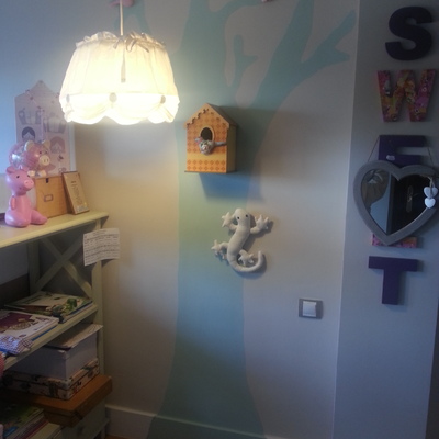 Detalle de árbol en pared