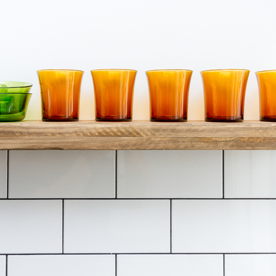 Detalle de balda de madera