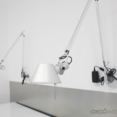 Detalle de iluminación de la clínica.