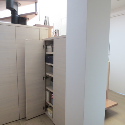 Detalle de los armarios (zapatero)