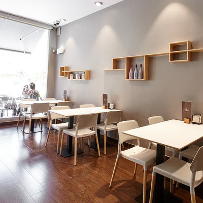 Detalle de mesas y sillas