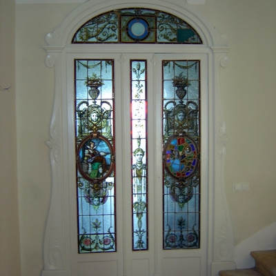 Detalle de puerta histórica rehabilitada