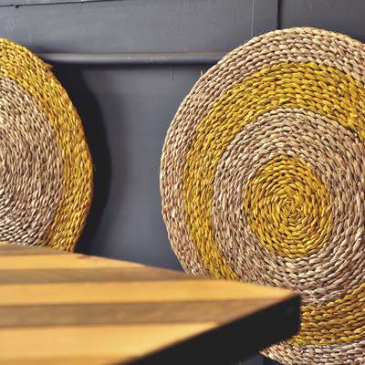 detalle decorativo respaldos mimbre