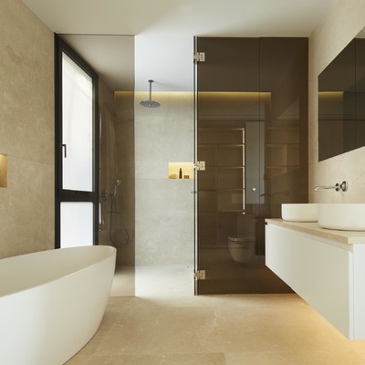 detalle iluminación en baño