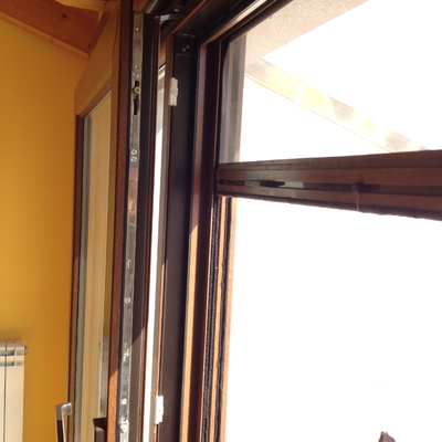 Detalle puerta oscilo-paralela