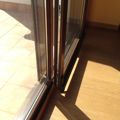 Detalle puerta oscilo-paralela