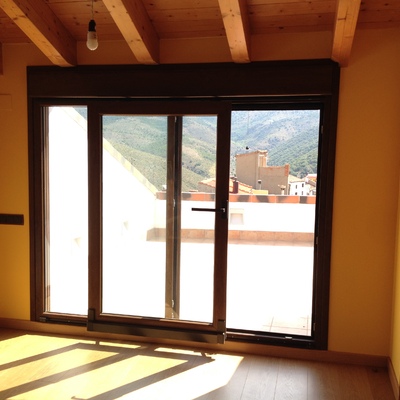 Detalle puerta oscilo-paralela (apertura)