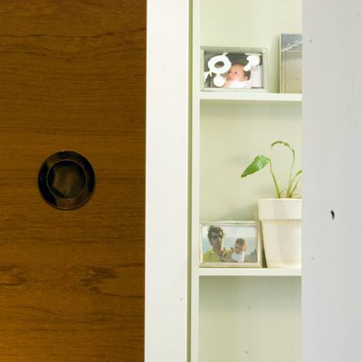 Detalle puerta pivotante