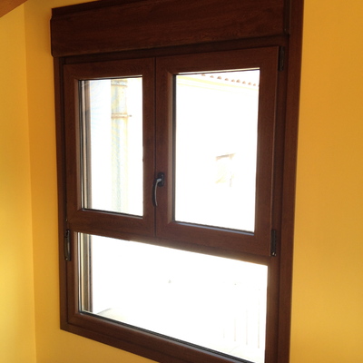 Detalle ventana con fijo inferior