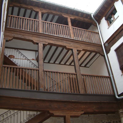 Detalles de estructura de madera recuperada