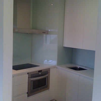 DISEÑO E INSTALACIÓN MOBILIARIO DE COCINA