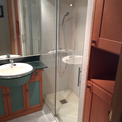 DUCHA + MAMPARA + ARMARIO COLUMNA