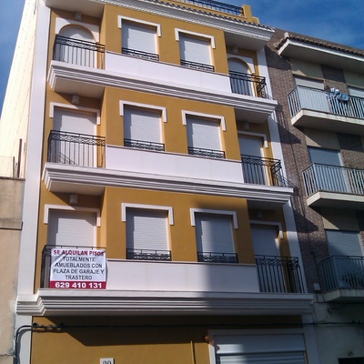 Construcción de edificio de obra nueva