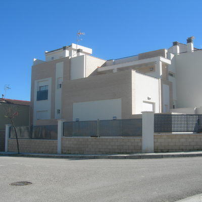 Ejecuion de edificio de oficinas y garaje en Linares (Jaén)