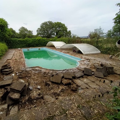 Cambio de coronación y terraza en piscina