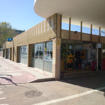 Fachada con madera de Autoclave.