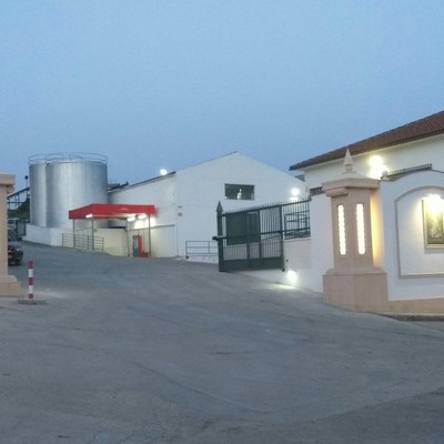 Entrada de acceso actual y reformada