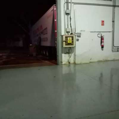 Limpieza nave industrial.