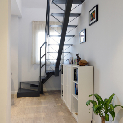 Escalera acceso terraza