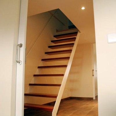 Escalera de conexión a la zona de ampliación