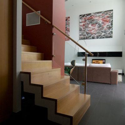 Escalera integrada en salón