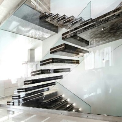 Escaleras en gravedad