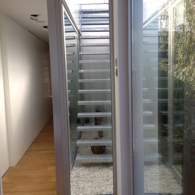 Escaleras subida a jacuzzi