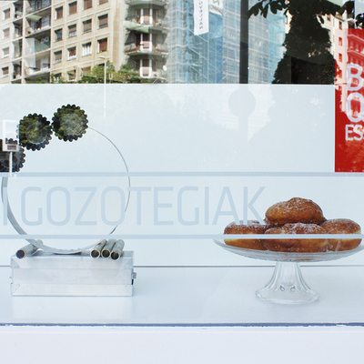 Escaparates Casa Aramendia, San Sebastián, Guipúzcoa.