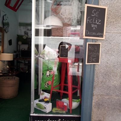 Escaparate Showroom Calle Puebla,13 