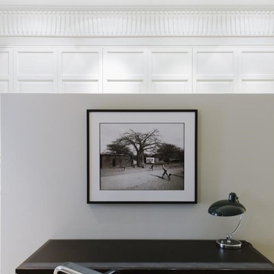 Escritorio con cuadro