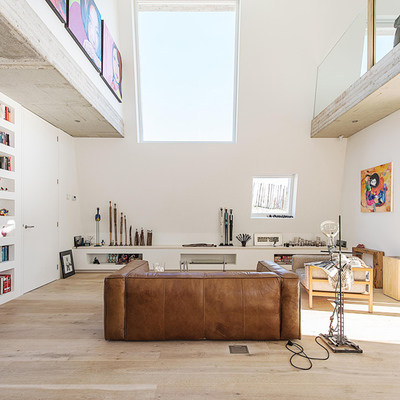 Una casa contundente y minimalista a la vez