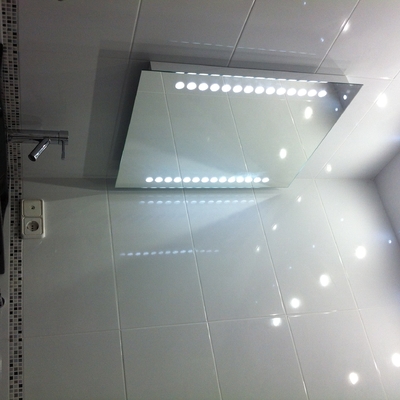 ESPEJO, LUCES LED Y LAVABO