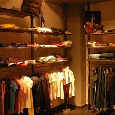 Tienda de ropa de 2 plantas en Barcelona 