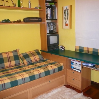 Estores Y Edredon A Juego. Alfombra De Pasillo. Cortina Con Caidas. Todo Tipo De Tejidos, Burgos